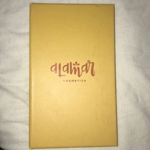 Alamar cosmetics reina del caribe palette